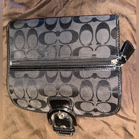 Couch Wallet - Picture 8 of 9